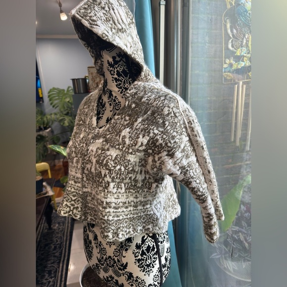 Free People Oversized Hooded Boho crop top Sweater Olive Green Soft Knit Sz XS - Picture 3 of 12